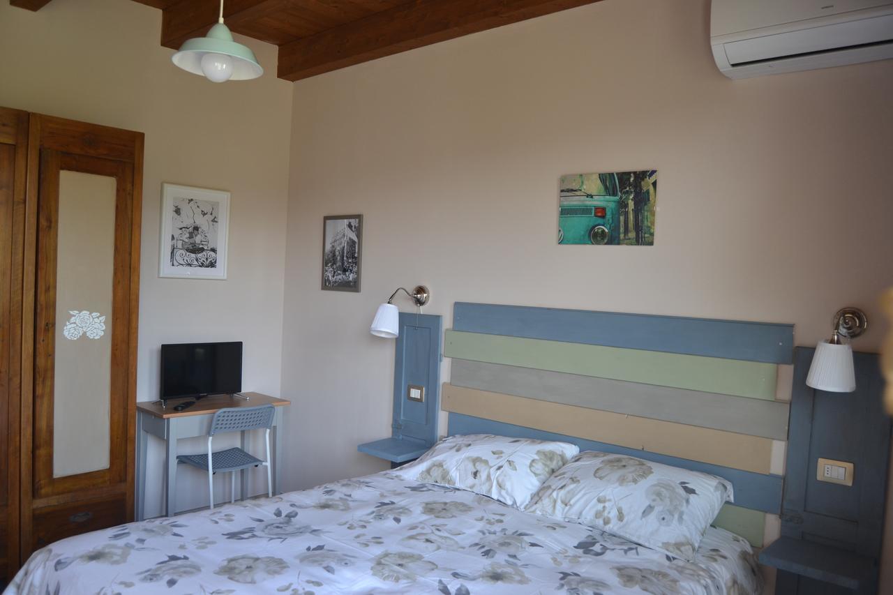 B&B Pane E Rose 산미니아토 외부 사진